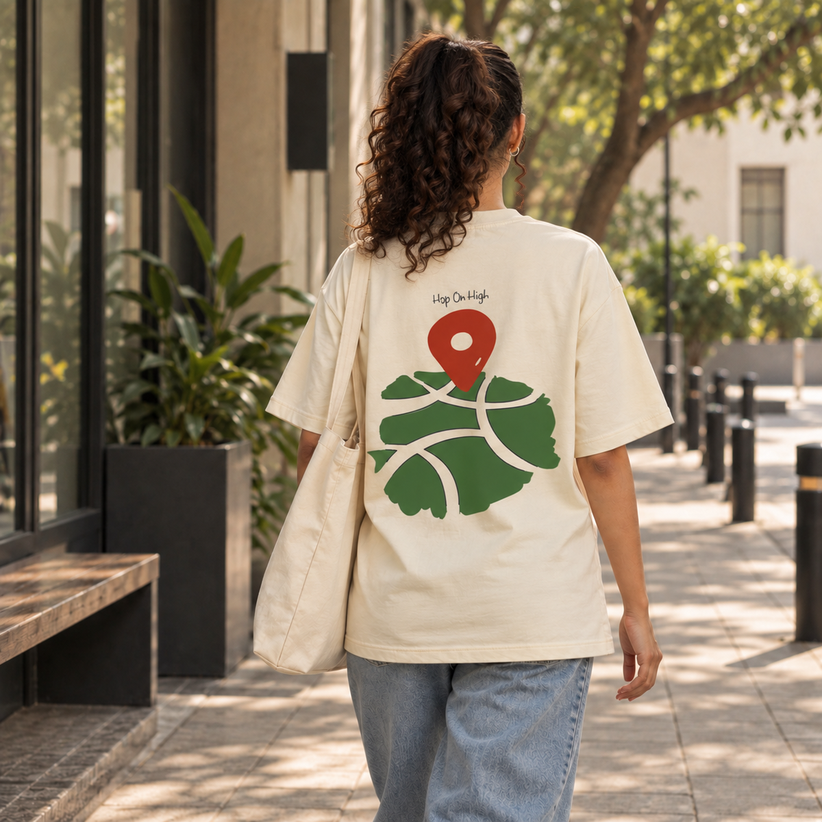 Bold location pin for Women
